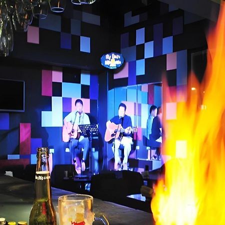 Hive Hotel Quezon City Extérieur photo