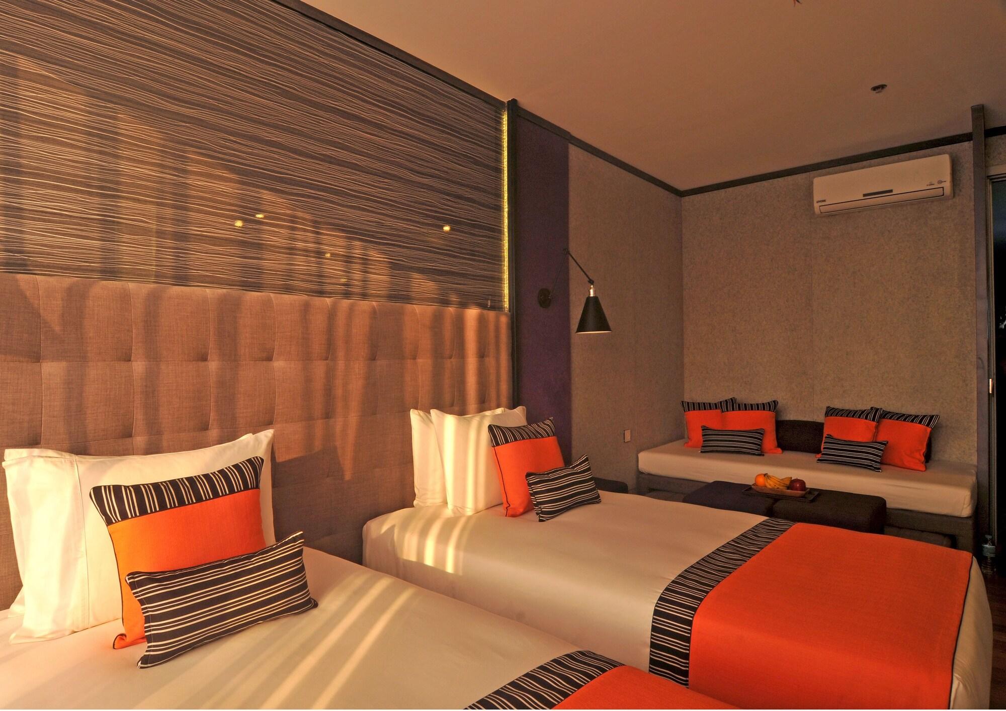 Hive Hotel Quezon City Extérieur photo