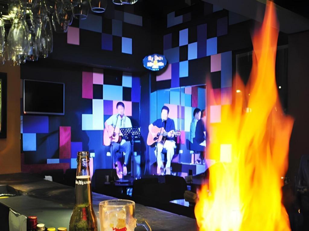 Hive Hotel Quezon City Extérieur photo