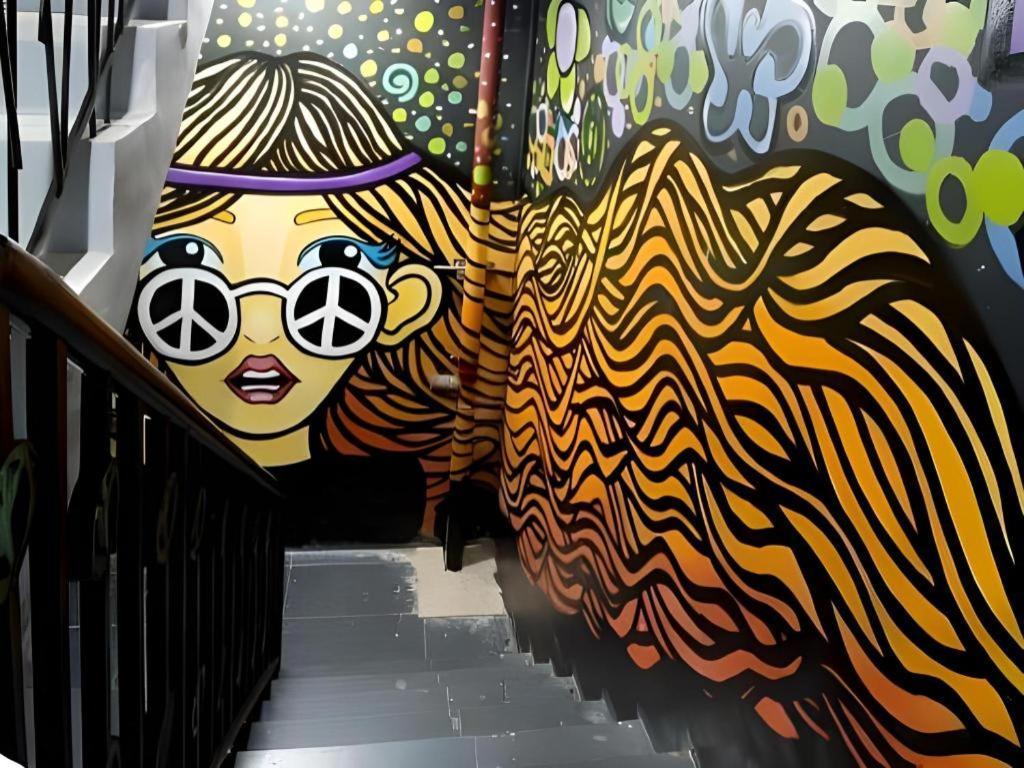 Hive Hotel Quezon City Extérieur photo