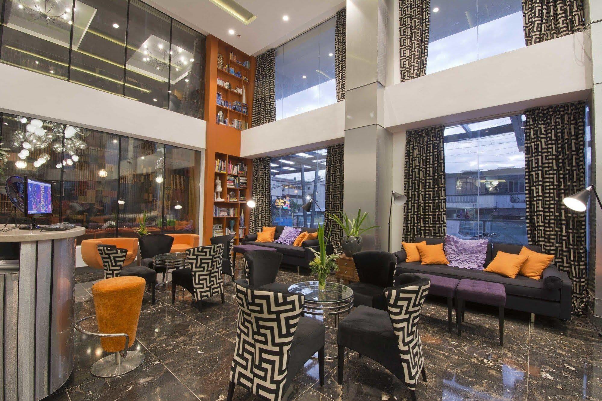 Hive Hotel Quezon City Extérieur photo