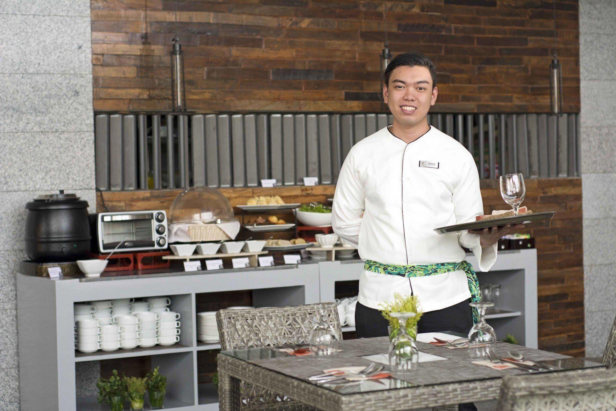 Hive Hotel Quezon City Extérieur photo