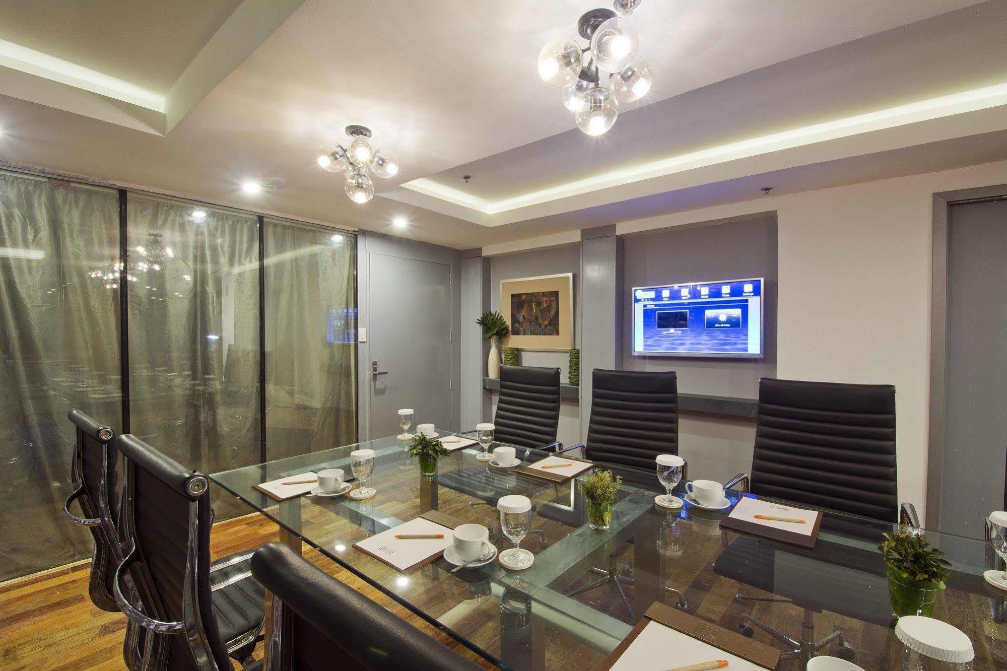 Hive Hotel Quezon City Extérieur photo